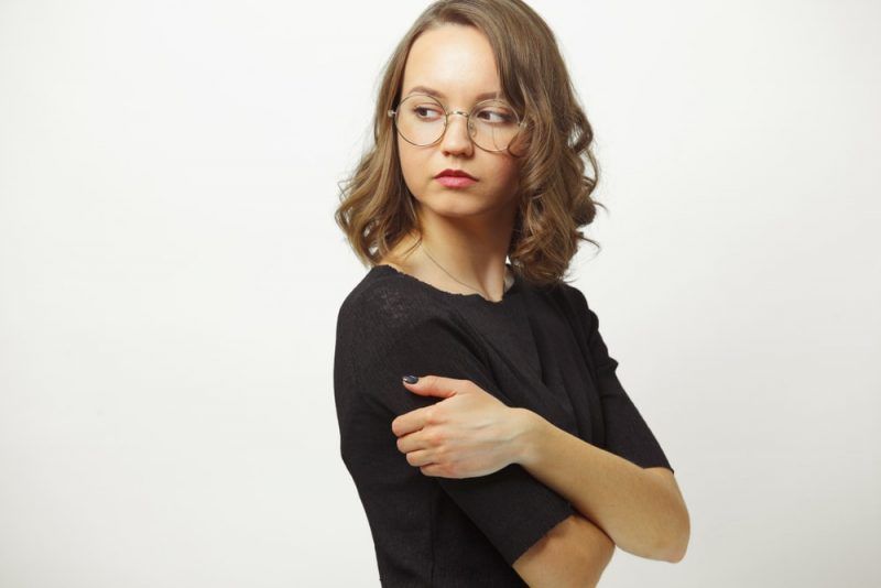 Deshaste de la envidia de una vez por todas y comienza a ser feliz con quien eres y con lo que tienes.