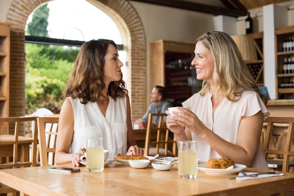 La envidia acaba con las sanas y verdaderas amistades. Nunca permitas que entre a tu vida. Mantén la mejor actitud y un cariño sincero con tus amistades