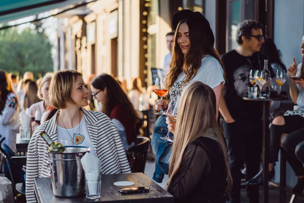 La simpatía te ayuda a tener buenas relaciones personales y profesionales. La antipatía te aleja de todo y de todos. 