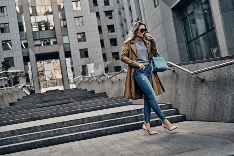 Una mujer empoderada sabe lo que le gusta y le queda bien. Empoderar tu estilo es parte de tu bienestar.