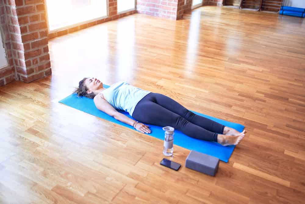 La meditación es un medio para calmar el estrés, la ansiedad y las angustias del diario vivir. Meditar 5 minutos diariamente harán una diferencia en tu vida.