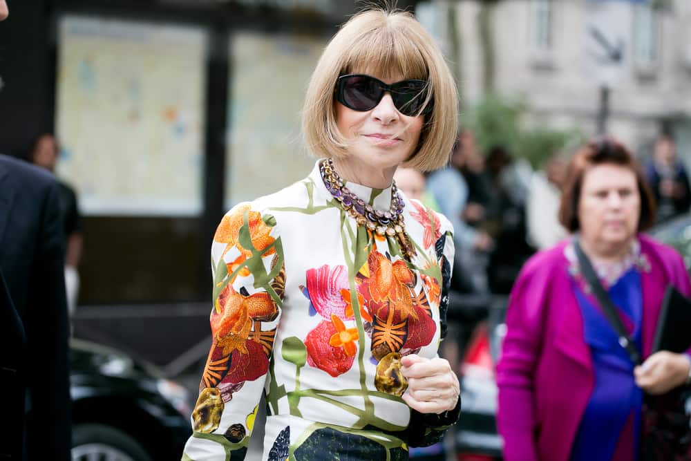 El flequillo es caracteristico de la Directora de Vogue, Anna Wintour.