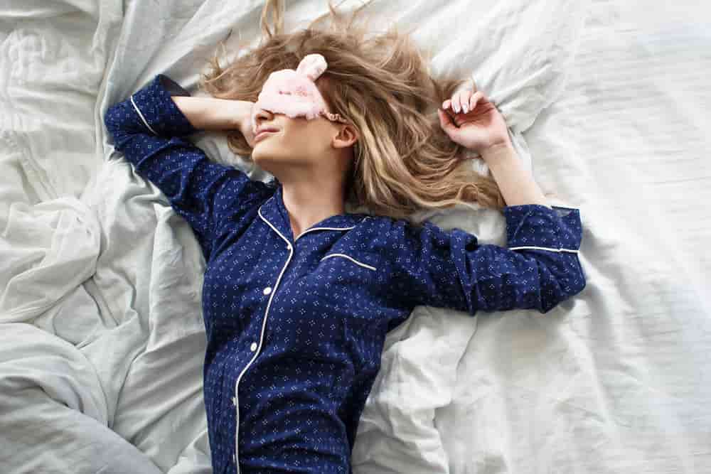 Dormir entre 7 y 9 horas diarias fortalece tu sistema inmunitario.