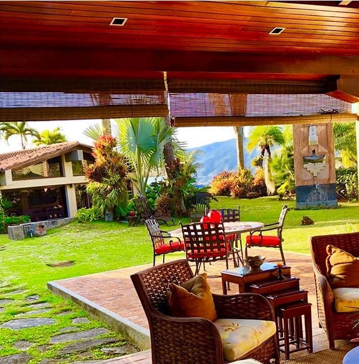 Un jardín te da felicidad e invita a pasar momentos especiales. Crea memorias en tus espacios al aire libre.