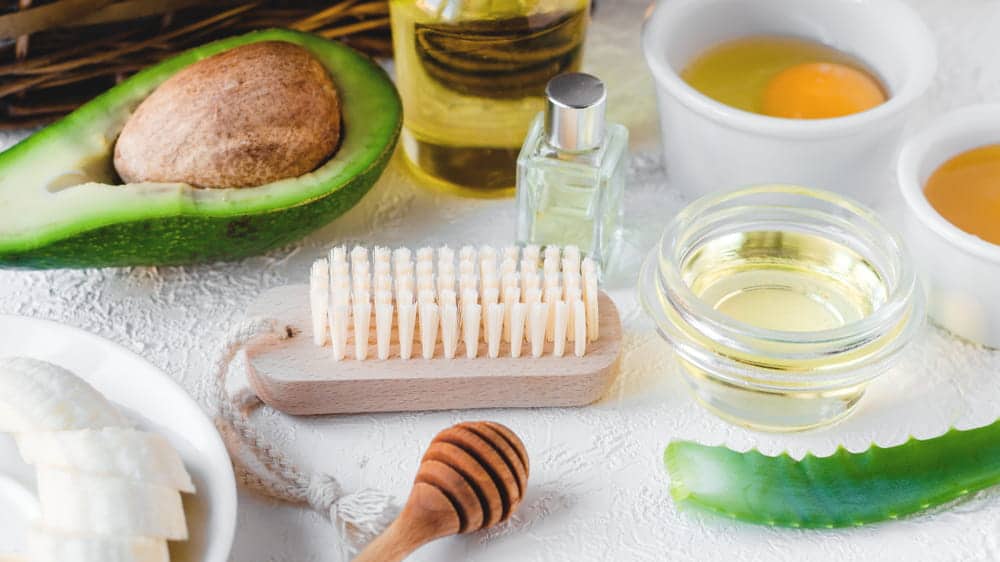 Preparar una vez por semana una mascarilla para el pelo es parte de tener un estilo de vida saludable.