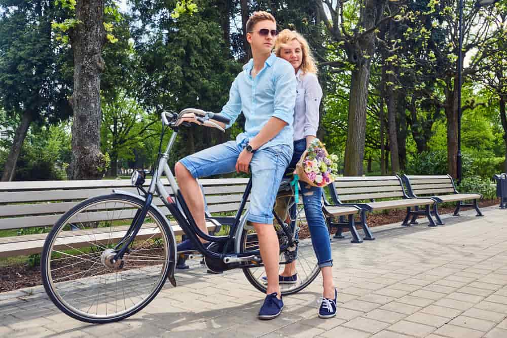 la bicicleta, las caminatas, correr ayudan a eliminar los malos hábitos que impone una vida sedentaria y a promover una mejor salud.