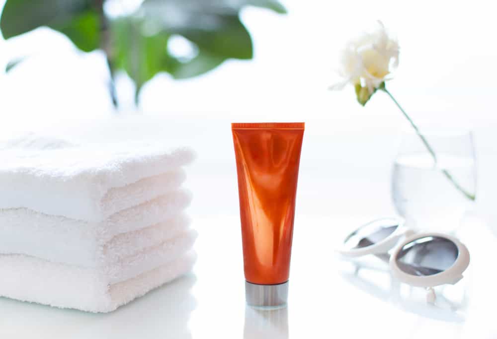 Estar en casa no es excusa para no usar bloqueador solar.