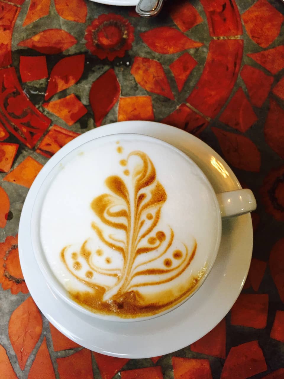 Muchas son las propiedades del café, por eso vale la pena aprovecharlo puro. Una taza de café aporta la energía que tu organismo necesita