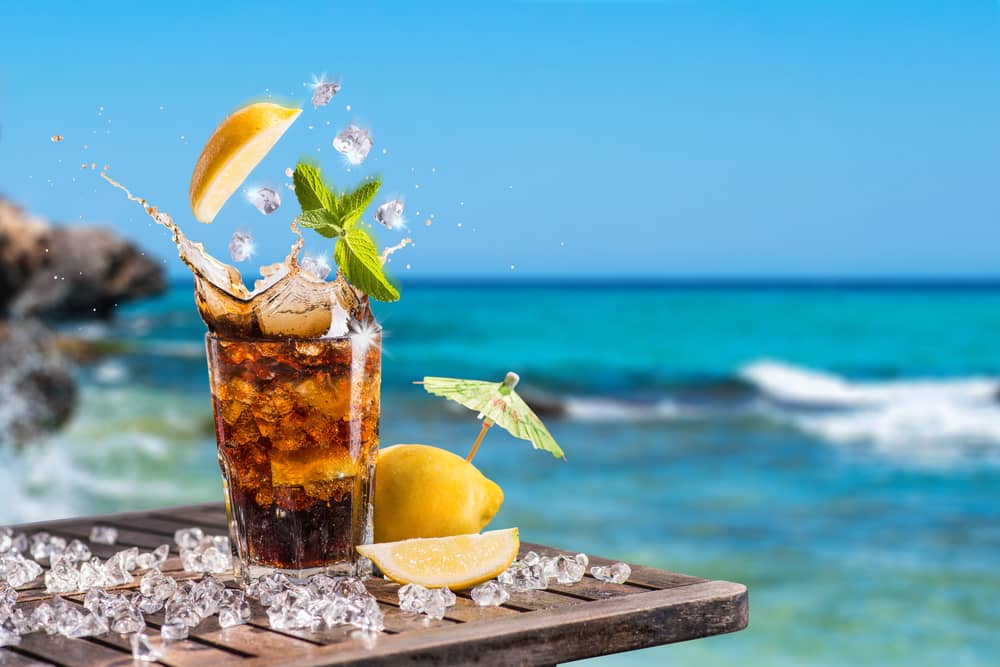 Hay ciertas bebidas carbonatadas que pueden afectar el buen funcionamiento de tu organismo. Tomar consciencia al respecto garantiza un estilo de vida saludable.