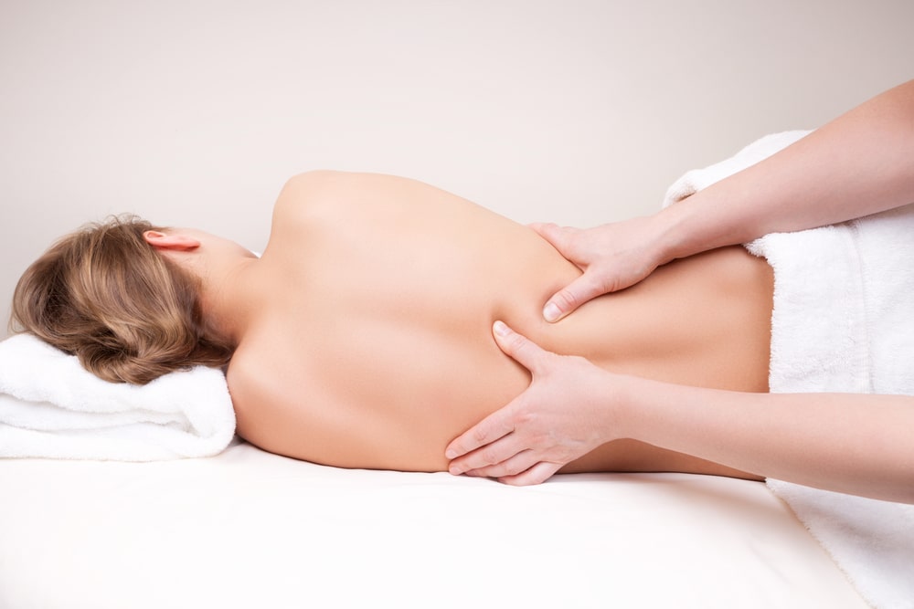 Los masajes reductores ayudan a estilizar tu figura.