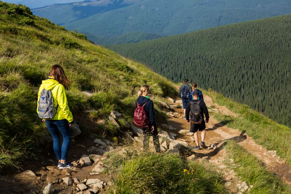 Para superar la adicción a la tecnología toma un día a la semana para hacer una excursión sin tu teléfono. Es un tipo de detox digital que tu salud agradecerá.