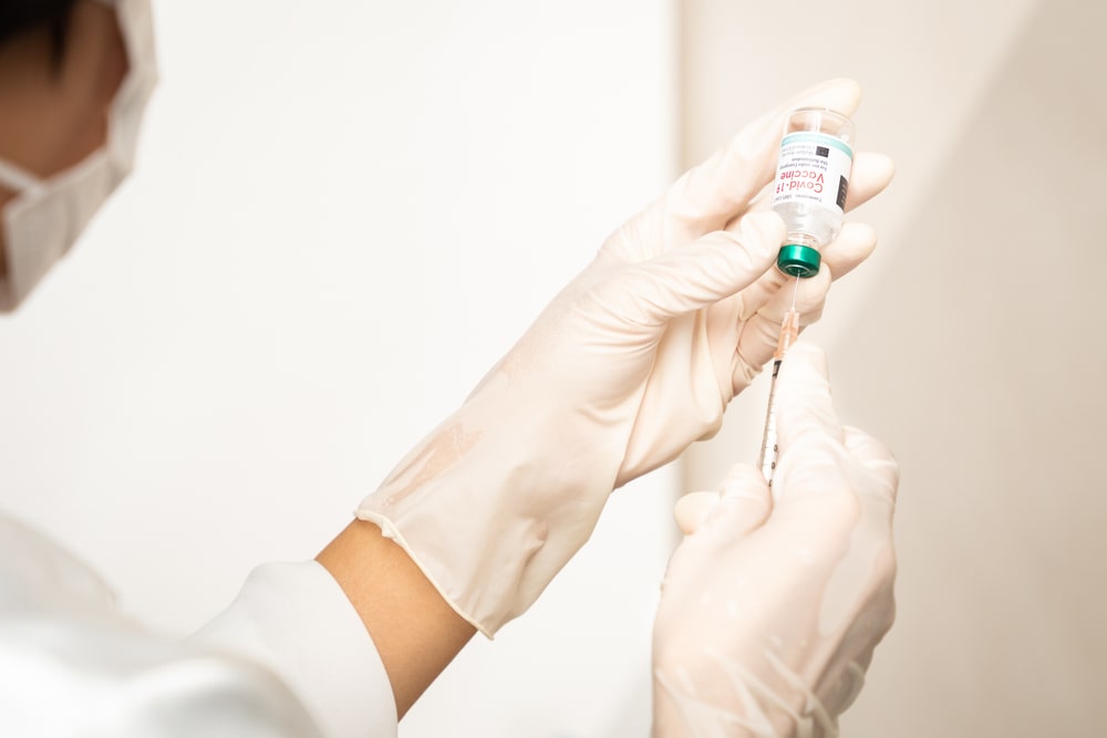 Las vacunas que han salvado a la humanidad no deben ser objeto de teorías de conspiración. Está demostrado que han salvado vidas.