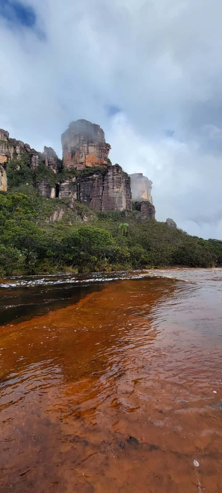 En el parque Canaima la belleza exhuberante de la naturaleza es indescriptible