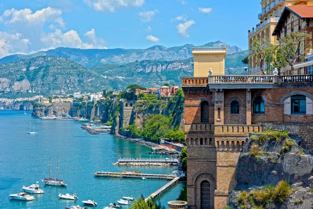 Sorrento es una ciudad llena de historia en la Costa Amalfitana.